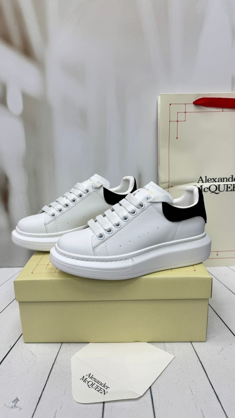 кроссовки alexander mcqueen,alexander mcqueen кроссовки женские,alexander mcqueen кеды,кроссовки александр маккуин мужские,кроссовки александр маккуин
