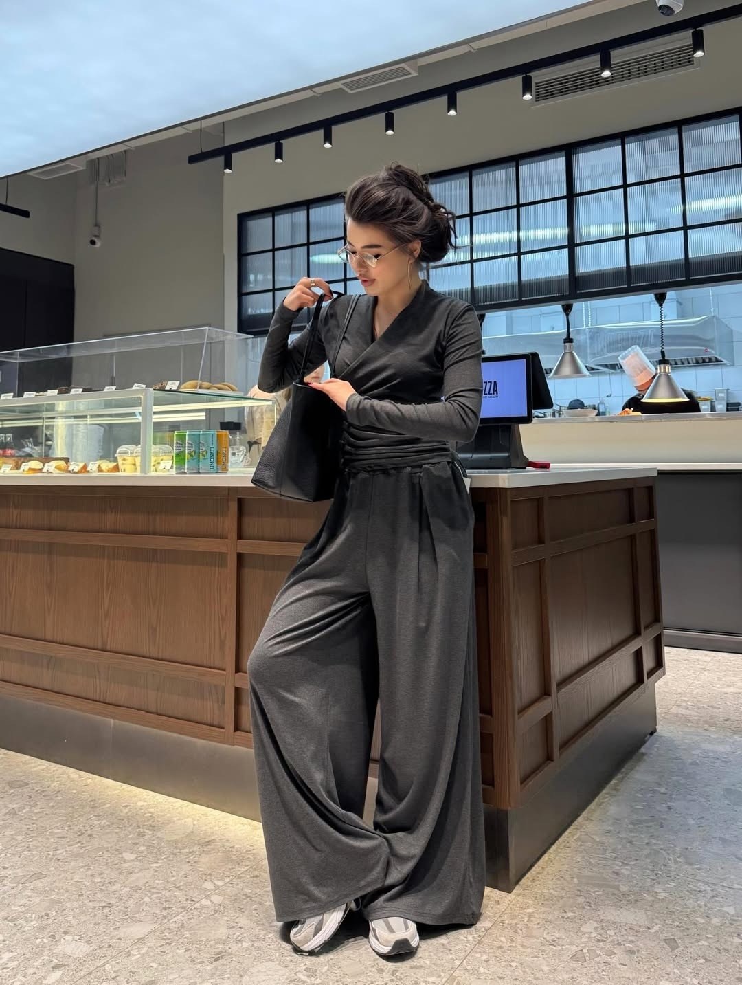 костюм вечерний с брюками палаццо,костюм с брюками палаццо,костюм вечерний с брюками палаццо sweet store цвет графит серый,костюм женский,костюм