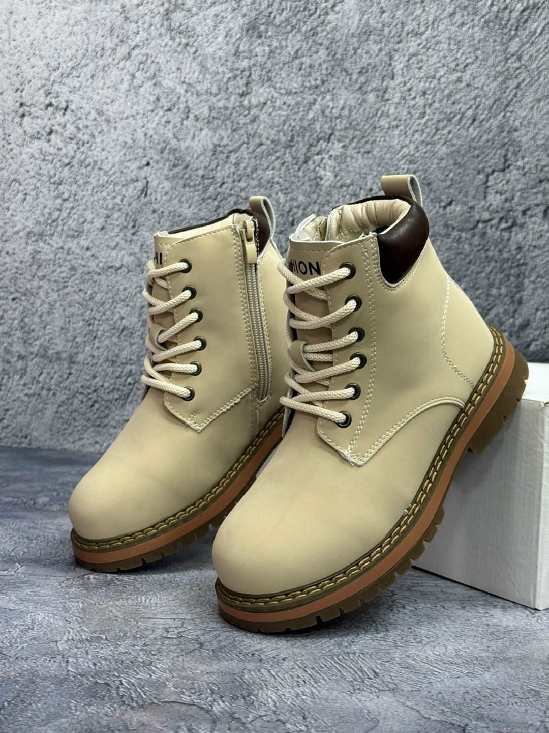 ,arzoli ботинки женские зимние бежевые,ботинки женские,ботинки стильные,бежевые ботинки тимберленд