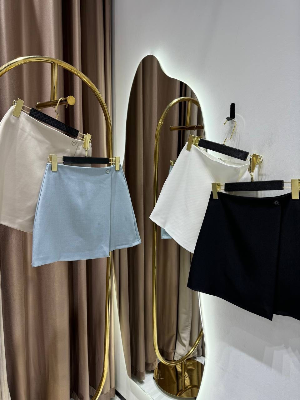 повседневная женская блузка,юбка замшевая,модные наряды,женская блузка 2026