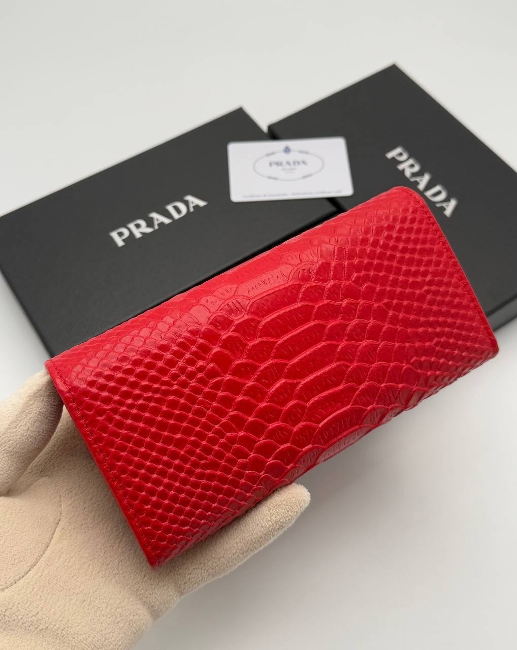 кошелек прада женский,кошелек женский красный кожаный,prada кошелек,брендовый женский кошелек,кошелек прада
