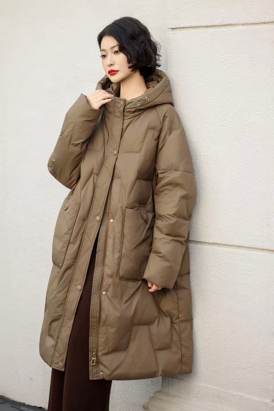 женская длинная куртка на белом утином пуху,пуховик оверсайз,женский свободный пуховик на утином пуху,женская длинная куртка на белом утином пуху с капюшоном,женский пуховик средней длины с капюшоном