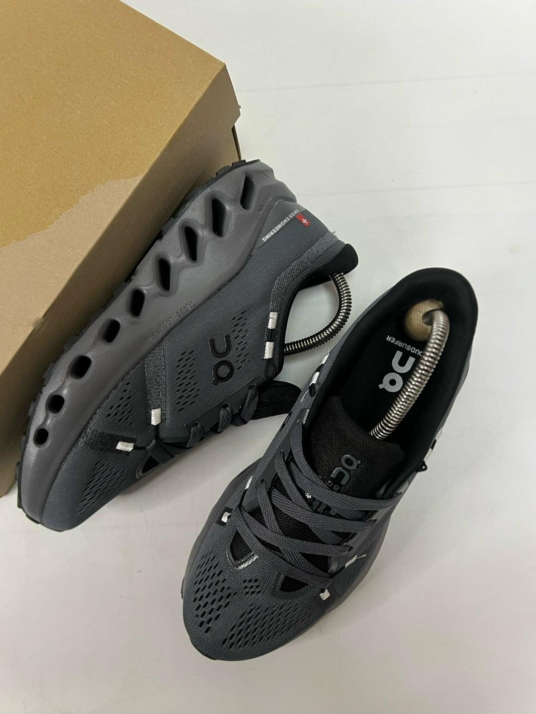 кроссовки on cloudsurfer trail waterproof, цвет black/eclipse,кроссовки,мужские кроссовки,кроссовки cпортивные,кроссовки повседневные