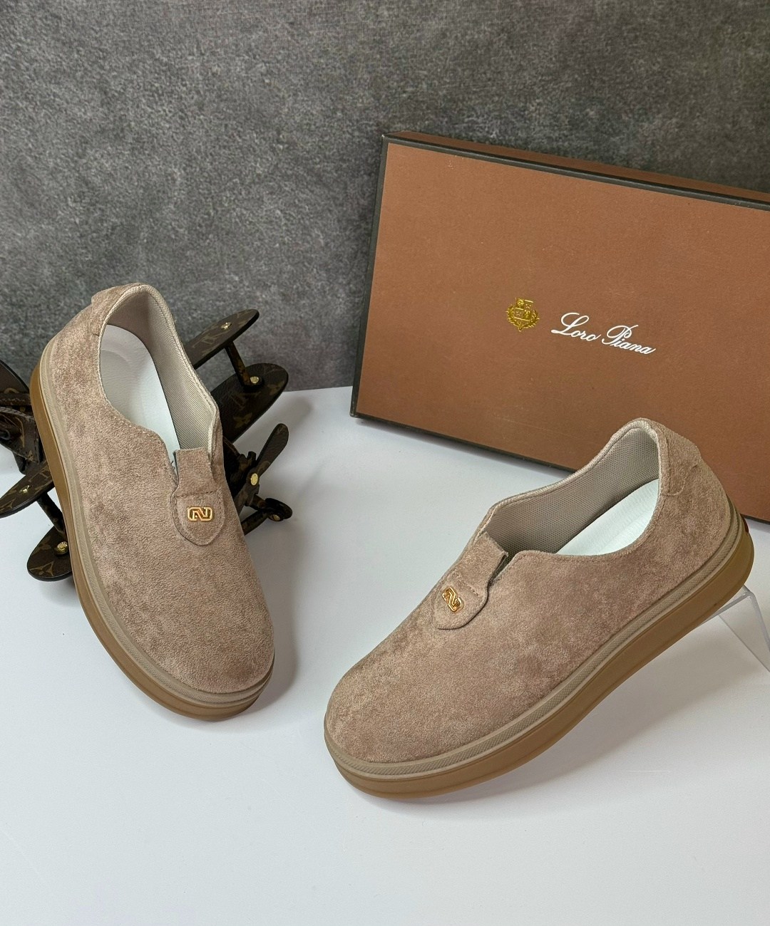 лоферы loro piana,,loro piana лоферы женские,лоферы из натуральной замши loro piana,замшевые лоферы