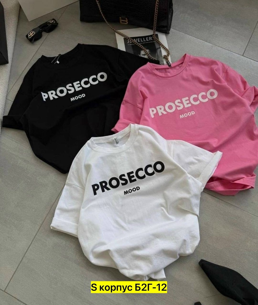 футболки женская,футболка женская оверсайз,футболка свободного кроя,футболки оверсайз,платье футболка с ботфортами