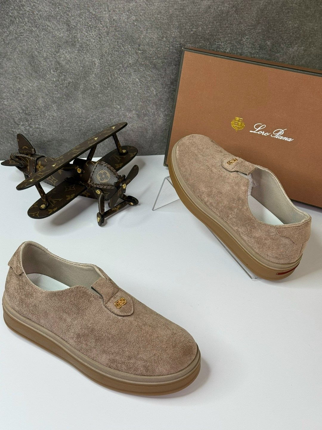 лоферы loro piana,,loro piana лоферы женские,лоферы из натуральной замши loro piana,замшевые лоферы