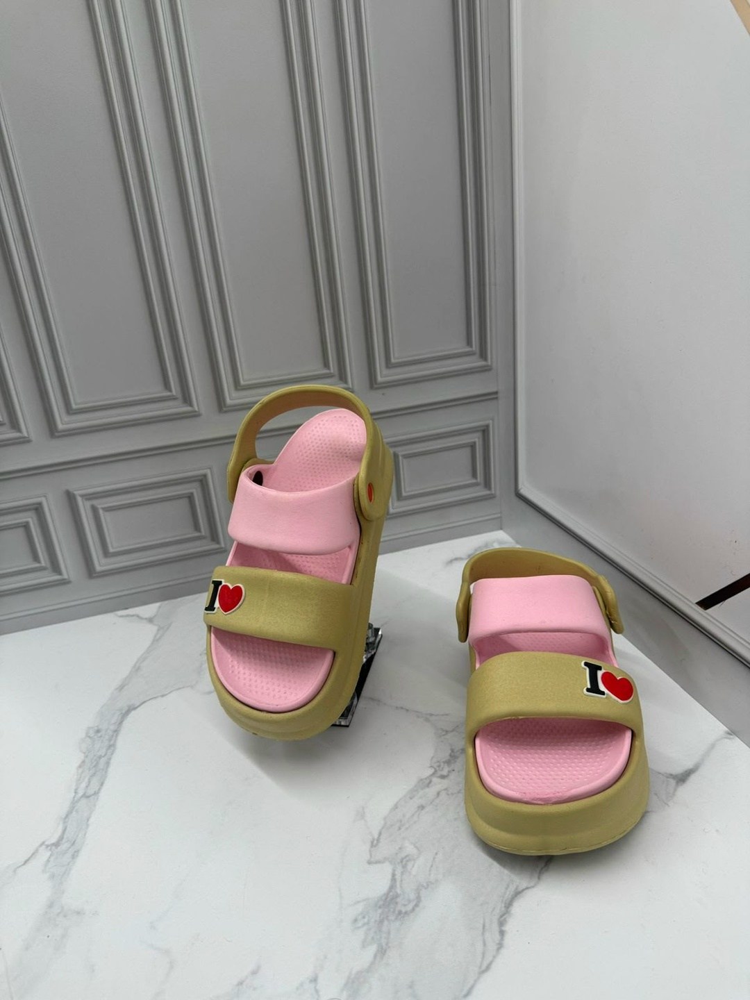 ,женские шлепанцы,модные сандалии,шлепки женские,шлепки prada