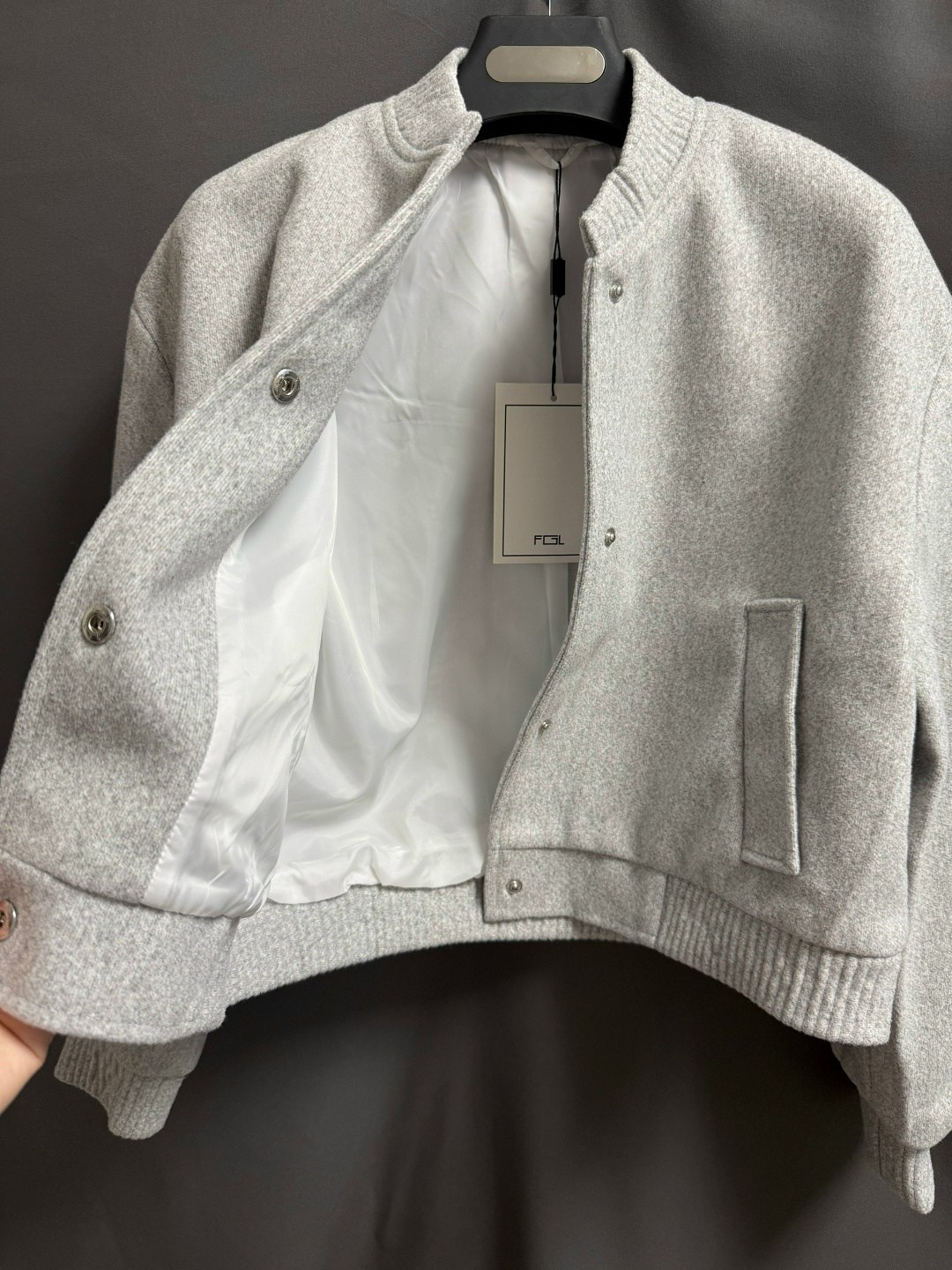 бомбер женская куртка,куртка бомбер,бомбер куртка оверсайз драповая kira clo,пальто куртка,женский бомбер оверсайз