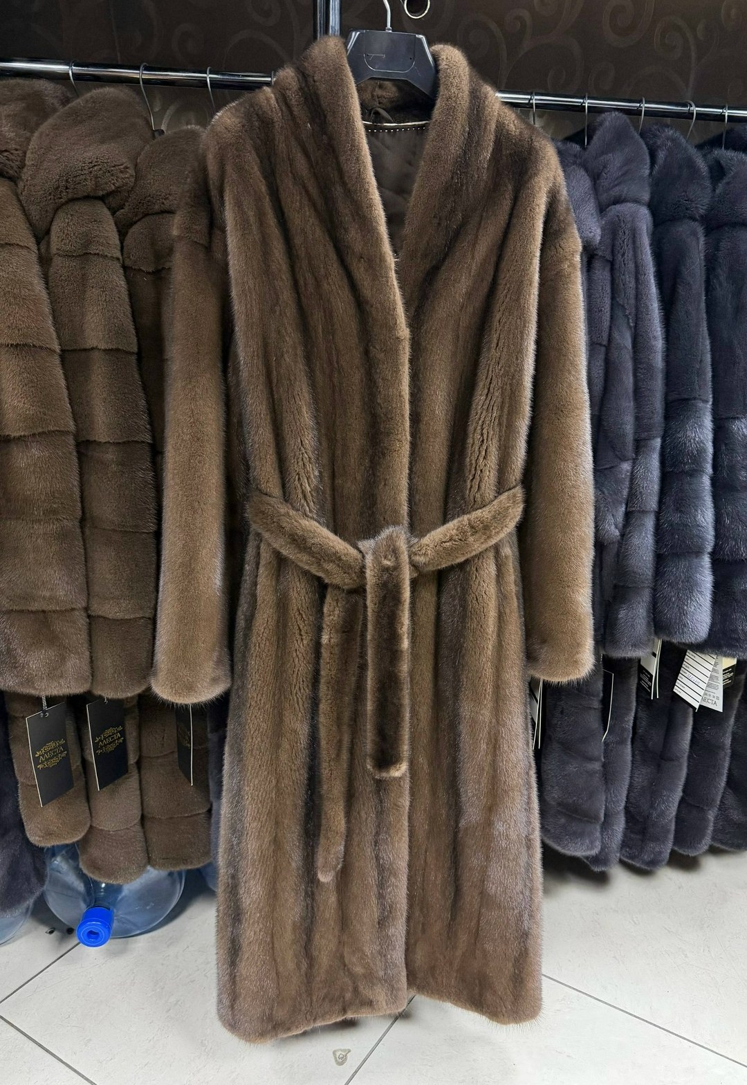 норковая шуба nafa натурального коричневого цвета,норковая шуба,шуба норка,шуба норковая длинная lorafur,норковая шуба халат