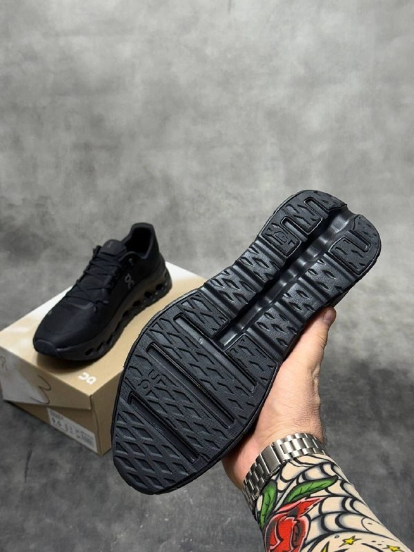 кроссовки,мужские кроссовки,,черные кроссовки,спортивная