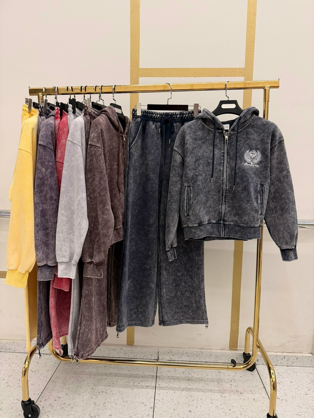 женский спортивный костюм из премиальной варенки,cпортивный костюм велюровый,велюровые костюмы,спортивный костюм,спортивный костюм женский теплый