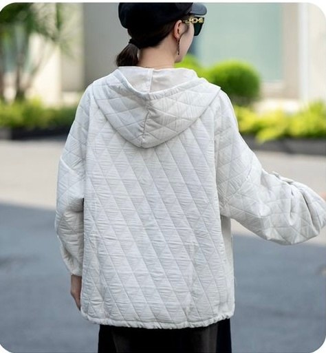 женская куртка,стеганая куртка оверсайз,оверсайз куртка,модная куртка,куртка с капюшоном