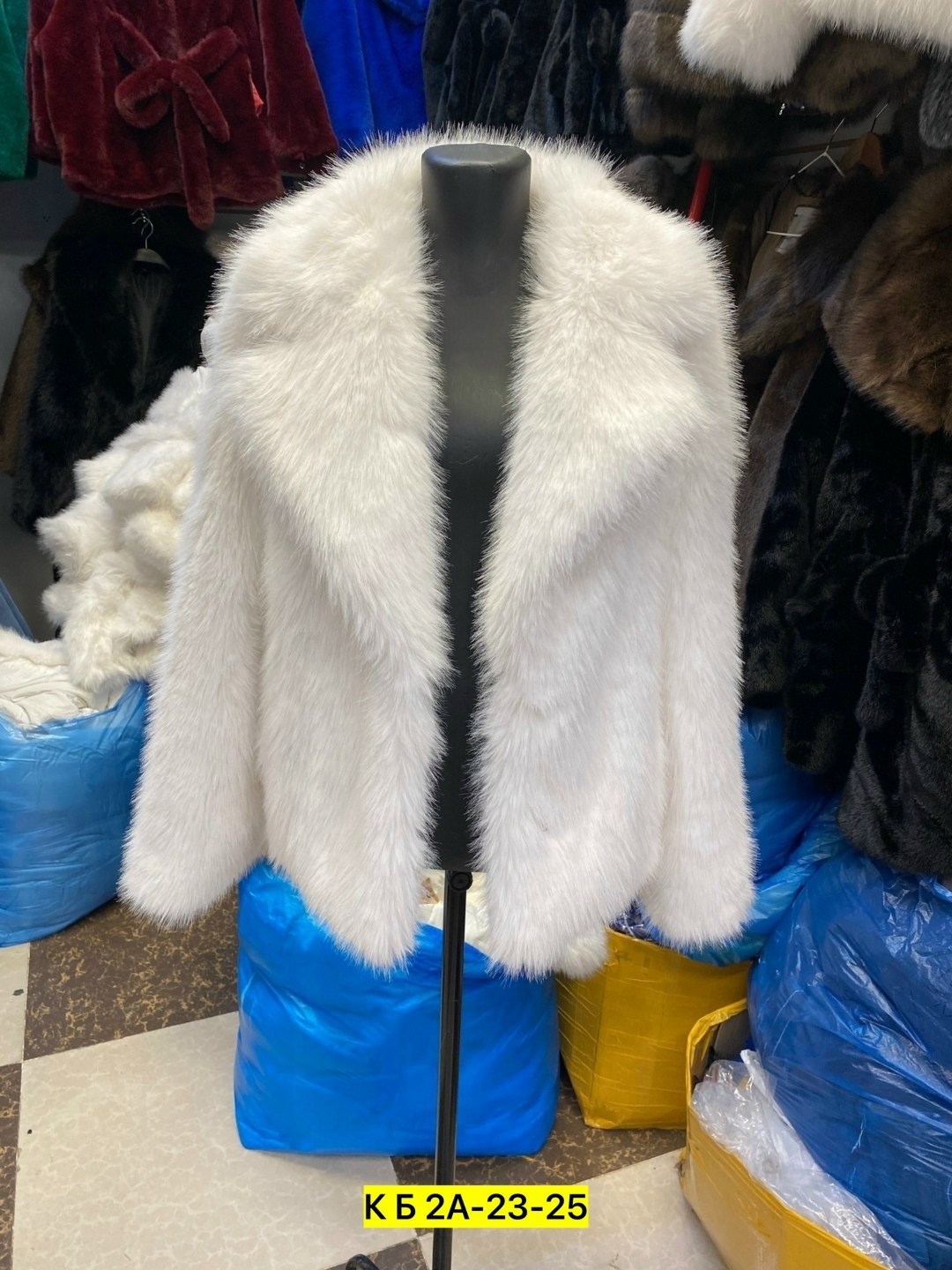 эко шубки люкс под песец,шубка люкс под песец,шуба еко песец арт.4357691,эко шубка песец,шубка под песец