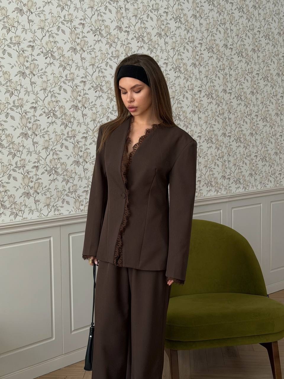 брючный костюм,брючный костюм amuar 1032 коричневый,женский брючный костюм,костюм коричневый,женский костюм