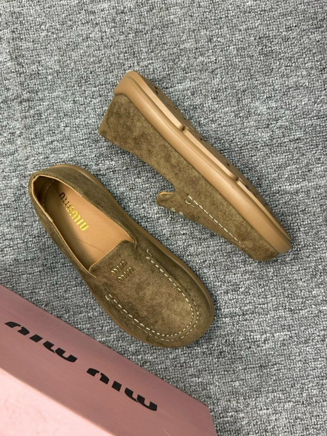 женские кожаные лоферы miu miu коричневые,женские кожаные лоферы miu miu коричневые lm-22527,лоферы miu miu,,женская  miu miu