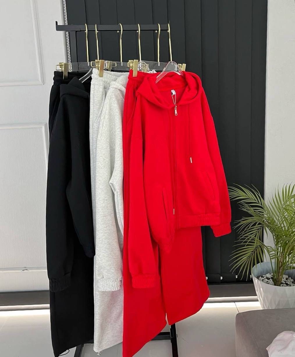 стильный спортивный костюм двойка miu miu,женский красный костюм miu miu,костюм женский,костюм повседневный,костюм спортивный женский