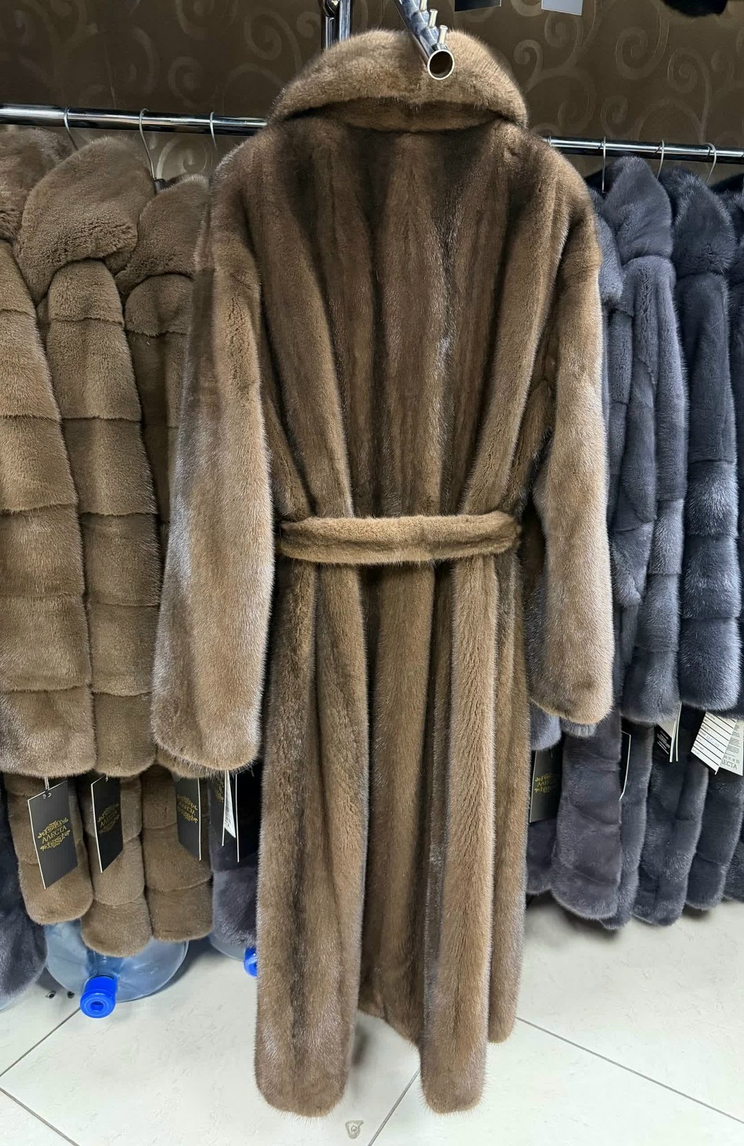 норковая шуба nafa натурального коричневого цвета,норковая шуба,шуба норка,шуба норковая nafa кимоно,шуба