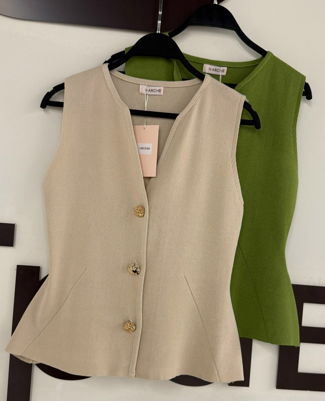 жилет зеленый,жилет приталенный,жилет женский,жилетка женская,вязаные жилеты