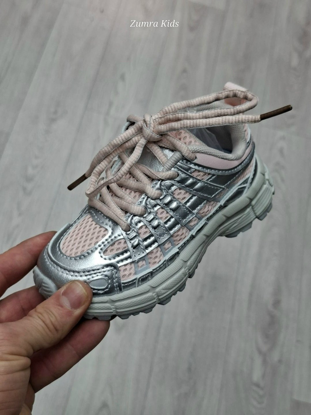 кроссовки,детские кроссовки,повседневные кроссовки,спортивная ,кроссовки брендовые