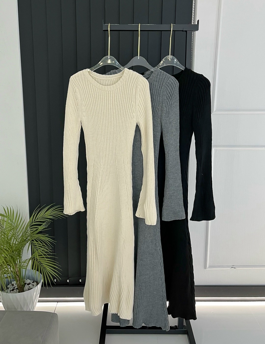 свитер женский трикотажный,трикотажный свитер,пуловер женский трикотажный,свитер бежевый,женский вязаный свитер