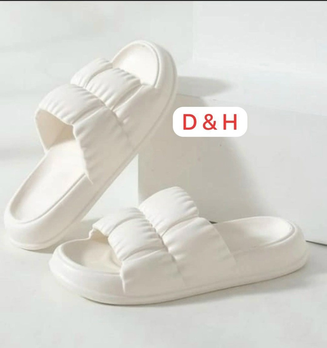 женские шлепанцы,шлепанцы на мягкой подошве,дутые шлепки женские,пляжные женские шлепанцы,