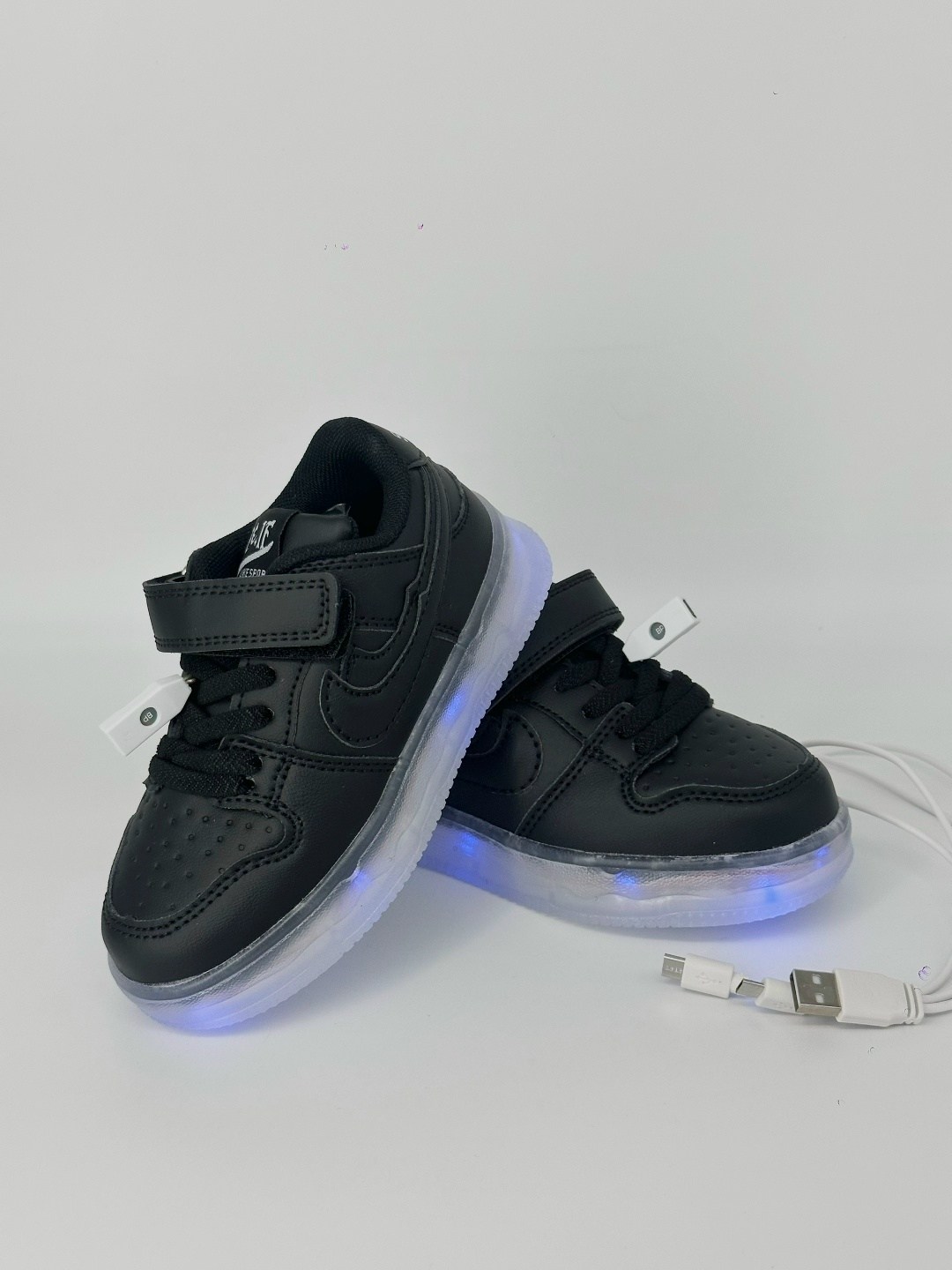 кроссовки со светящейся подошвой,детские кроссовки со светодиодной подсветкой,светодиодные кроссовки,светящиеся кроссовки,кроссовки с подсветкой