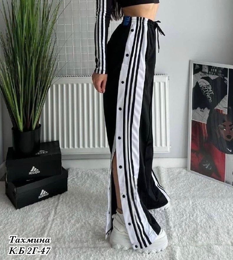 широкие штаны адидас женские с лампасами,cпортивные штаны женские,штаны черные,штаны модные,брюки спортивные