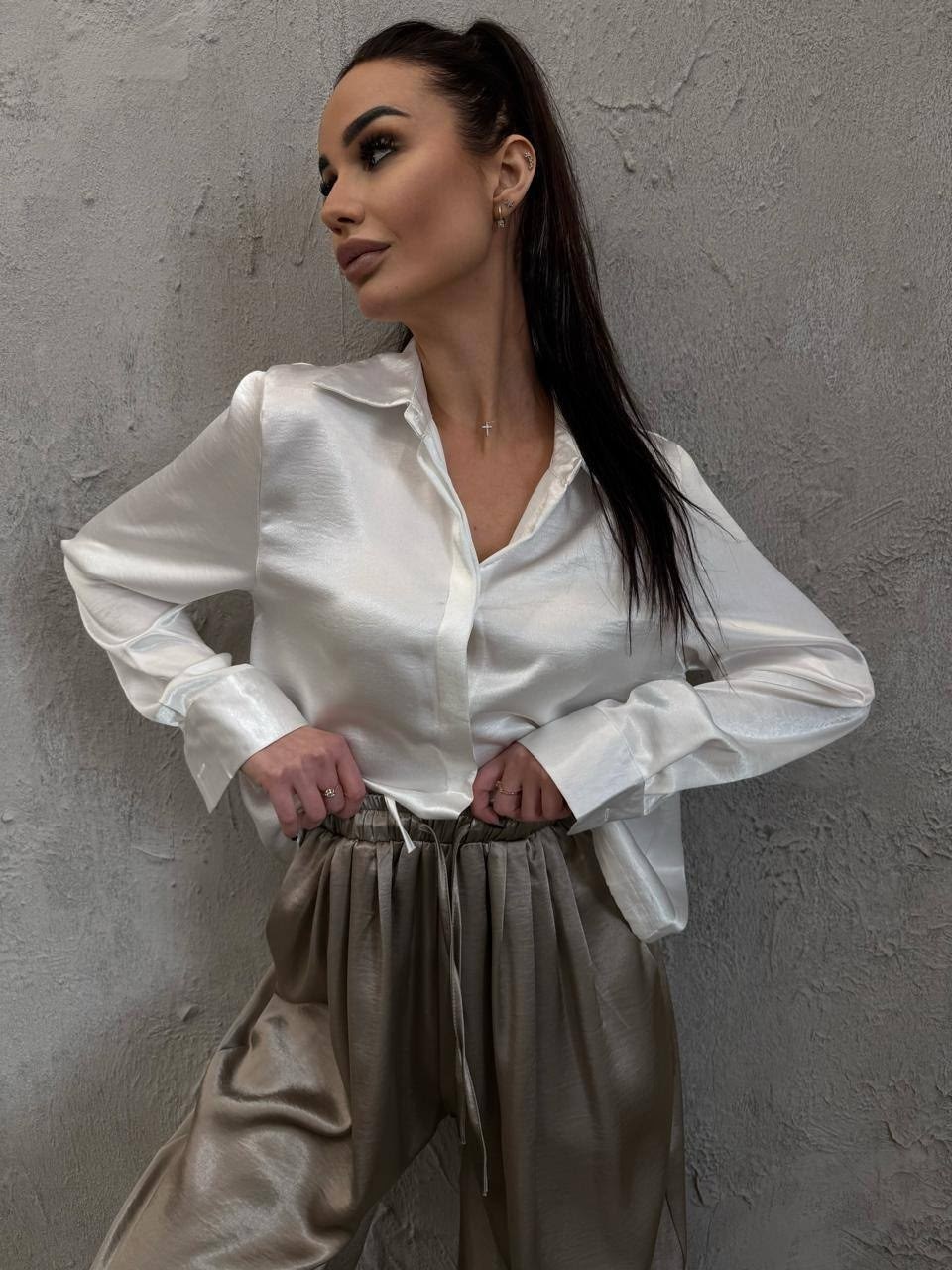 шелковая рубашка атласная bluza shop,рубашка атласная блузка шелковая divine tesoro,женская элегантная шёлковая рубашка,блузка женская,женская однотонная шёлковая рубашка