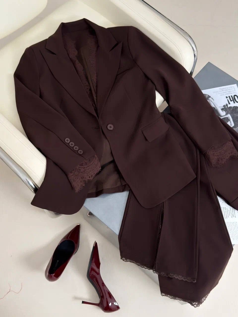 костюм брючный с пиджаком belarosso 504233039,брючный костюм ларс стиль 1116 темно-коричневый двойка размер 44-54,брючный костюм deesses 2402,костюм lars style 1116 темно-коричневый,костюм брючный лар