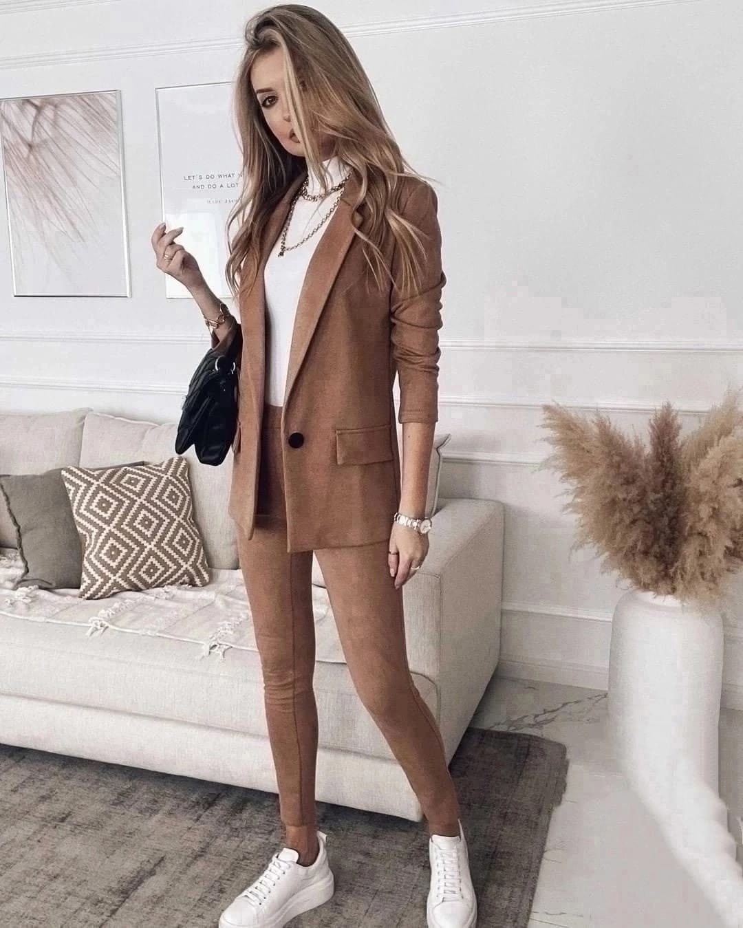 женский костюм двойка,костюм двойка женский ,голубой костюм женский,брючные костюмы для женщин,светло голубой костюм женский