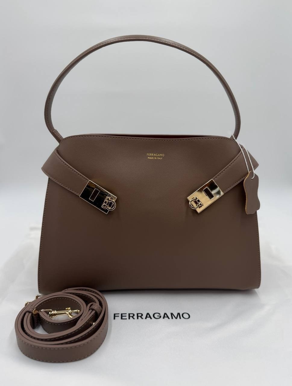сумка fendi peekaboo,сумка фенди,бежевая сумка fendi peekaboo,сумка,женская сумка fendi
