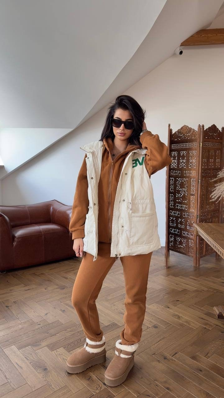 жилетка женская,стильная жилетка,теплый жилет,бежевая жилетка,жилетка