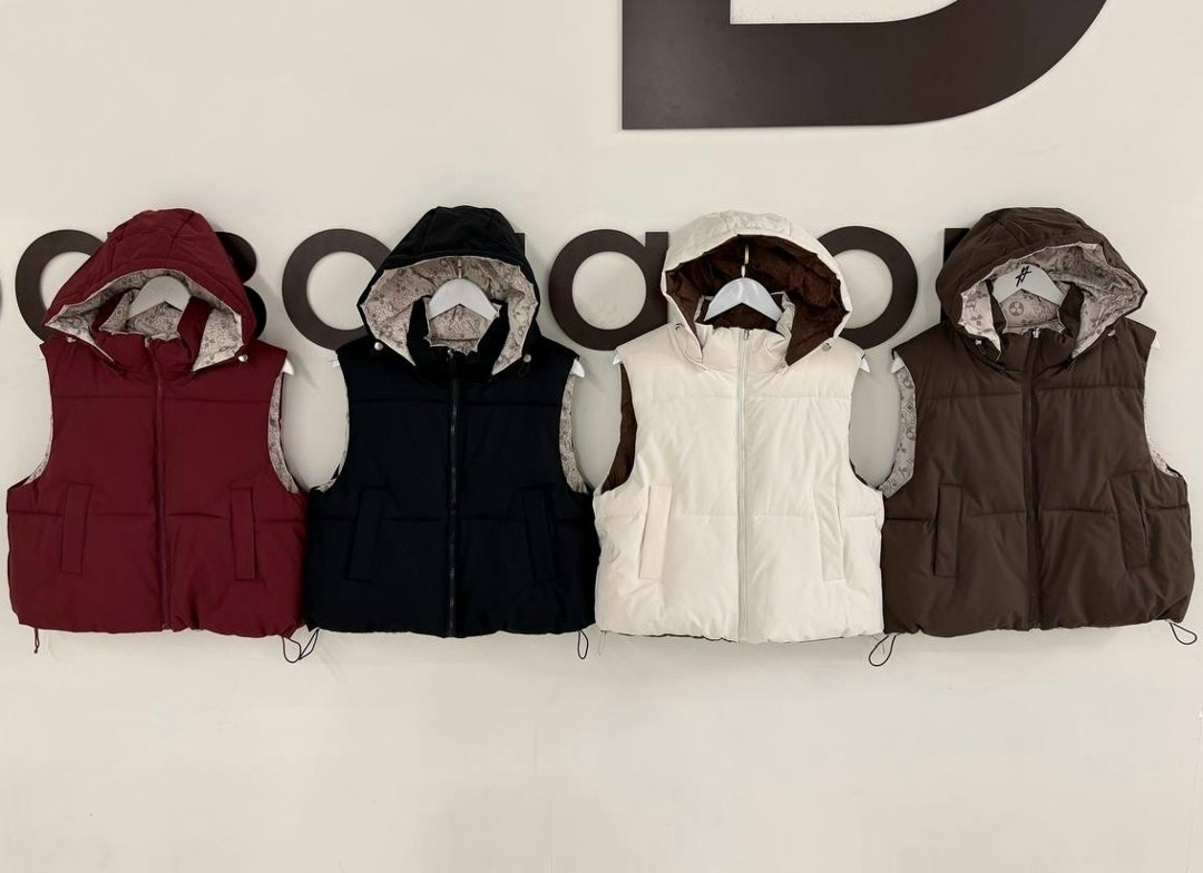 жилетка женская,женские жилеты,жилет,теплый жилет,жилет с капюшоном