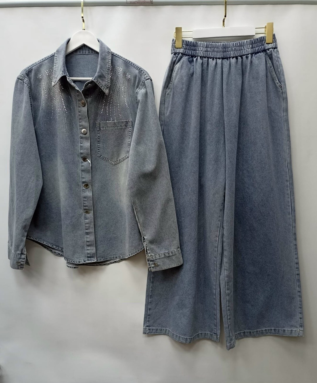 женский джинсовый костюм из двух предметов,женский джинсовый костюм из 2-х предметов,джинсовые костюмы женские,джинсовый костюм женский комплект из двух предметов,джинсовые костюмы