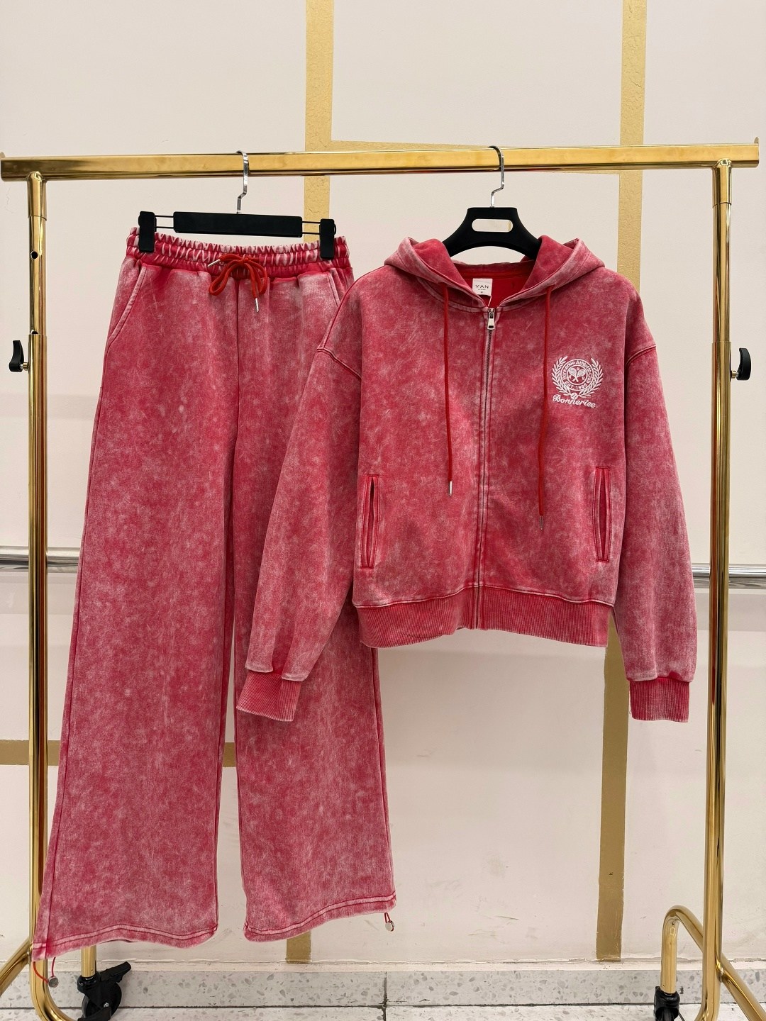 женский спортивный костюм из премиальной варенки,cпортивный костюм велюровый,велюровые костюмы,спортивный костюм,спортивный костюм женский теплый