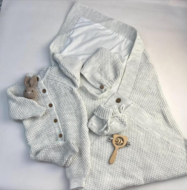 комплект вязаный,вязаный комплект на выписку,комплект на выписку,кардиган для малыша,комплект на выписку новорожденного