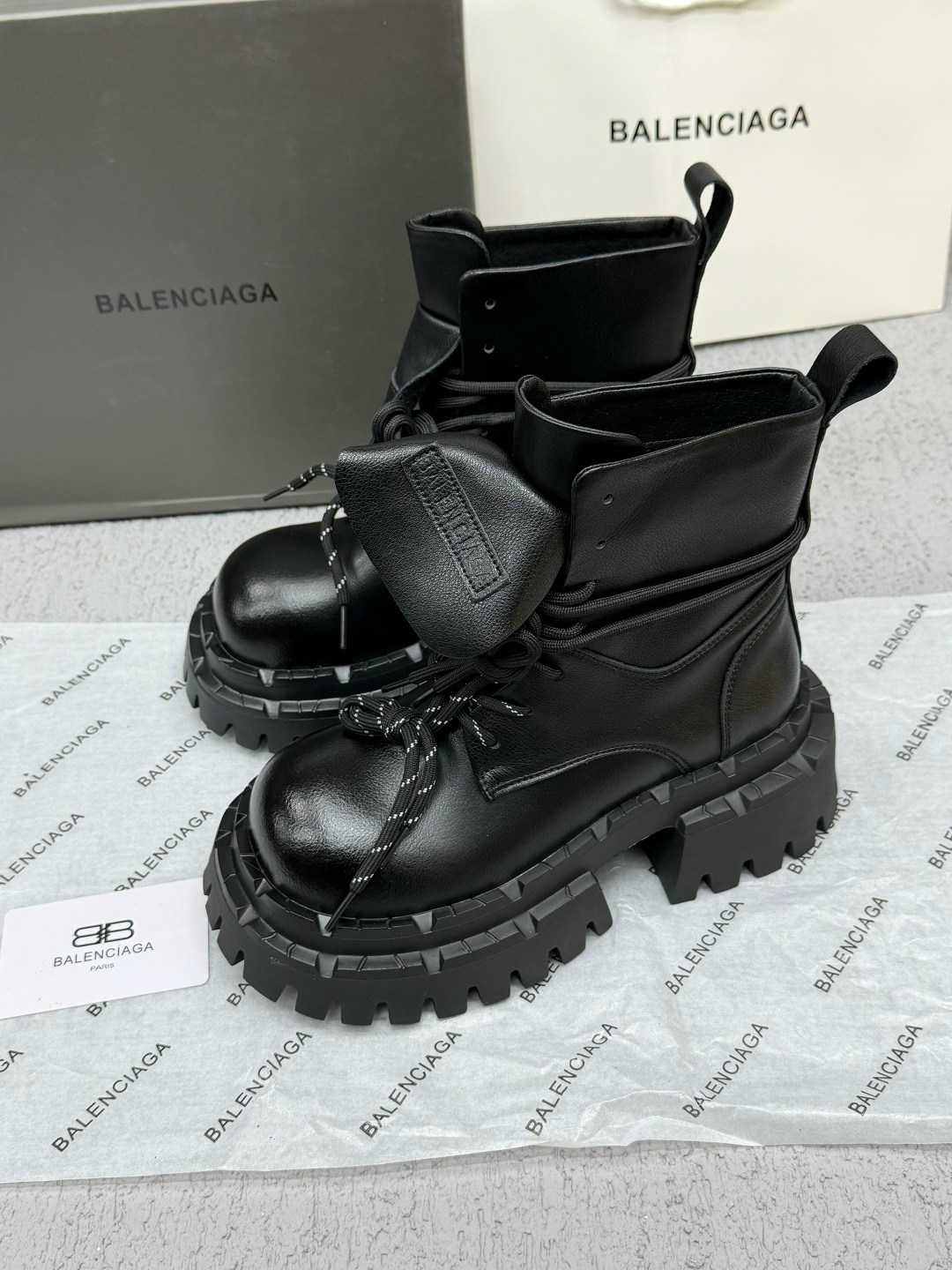 ботинки осенние balenciaga,ботинки balenciaga арт вх101,ботинки женские balenciaga,ботинки balenciaga,