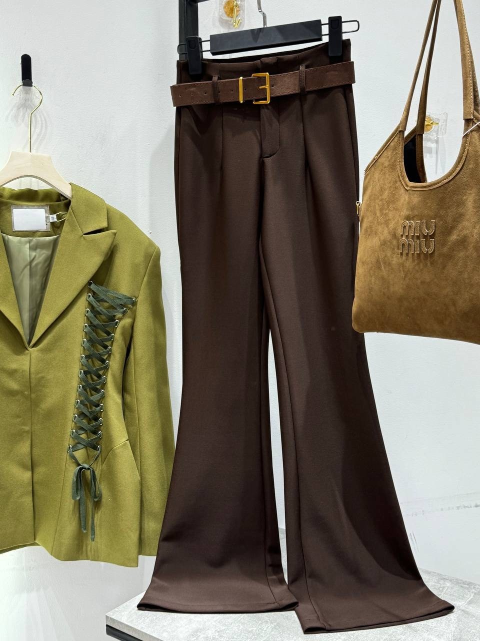 брюки клеш,модные брюки,брюки прямые,кожаная куртка