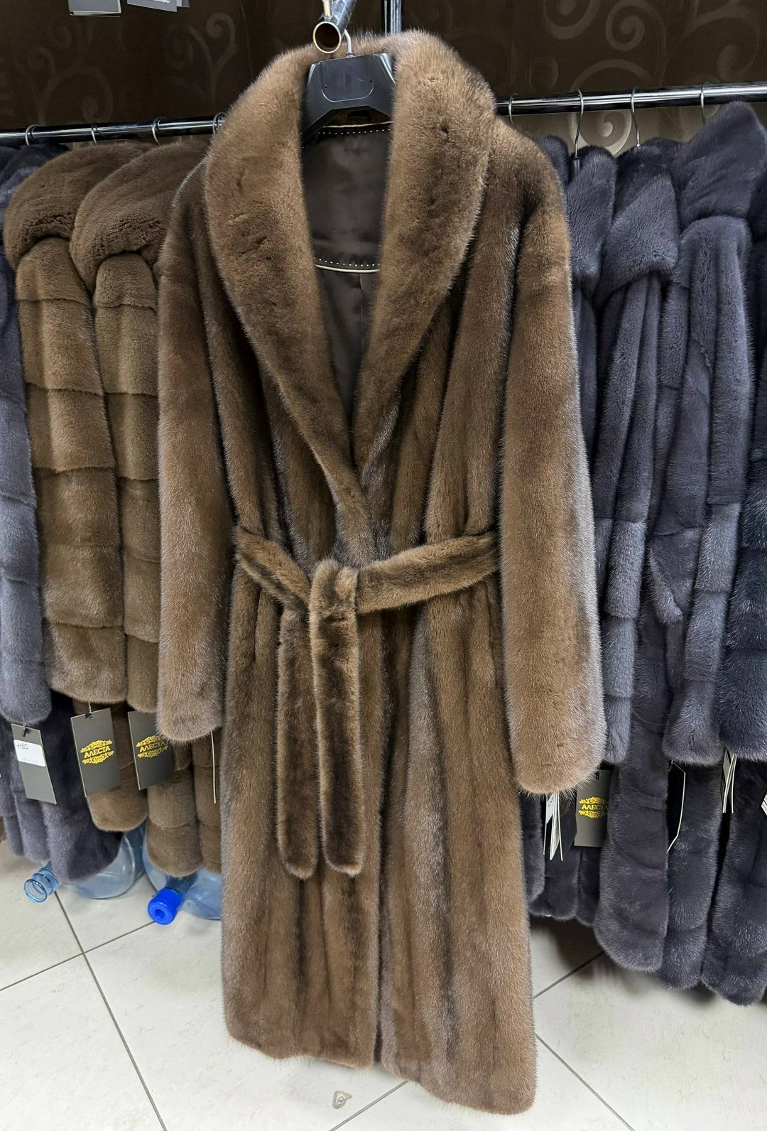 норковая шуба nafa натурального коричневого цвета,норковая шуба,шуба норка,шуба норковая nafa кимоно,шуба