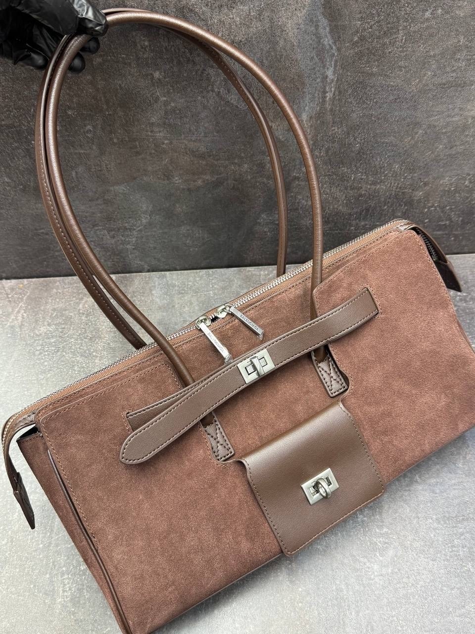 женская замшевая коричневая сумка,замшевая сумка,сумка balenciaga bel air женская замшевая vera pelle,эконика сумка замшевая коричневая,женская замшевая сумка balenciaga коричневая с кожаными вставкам