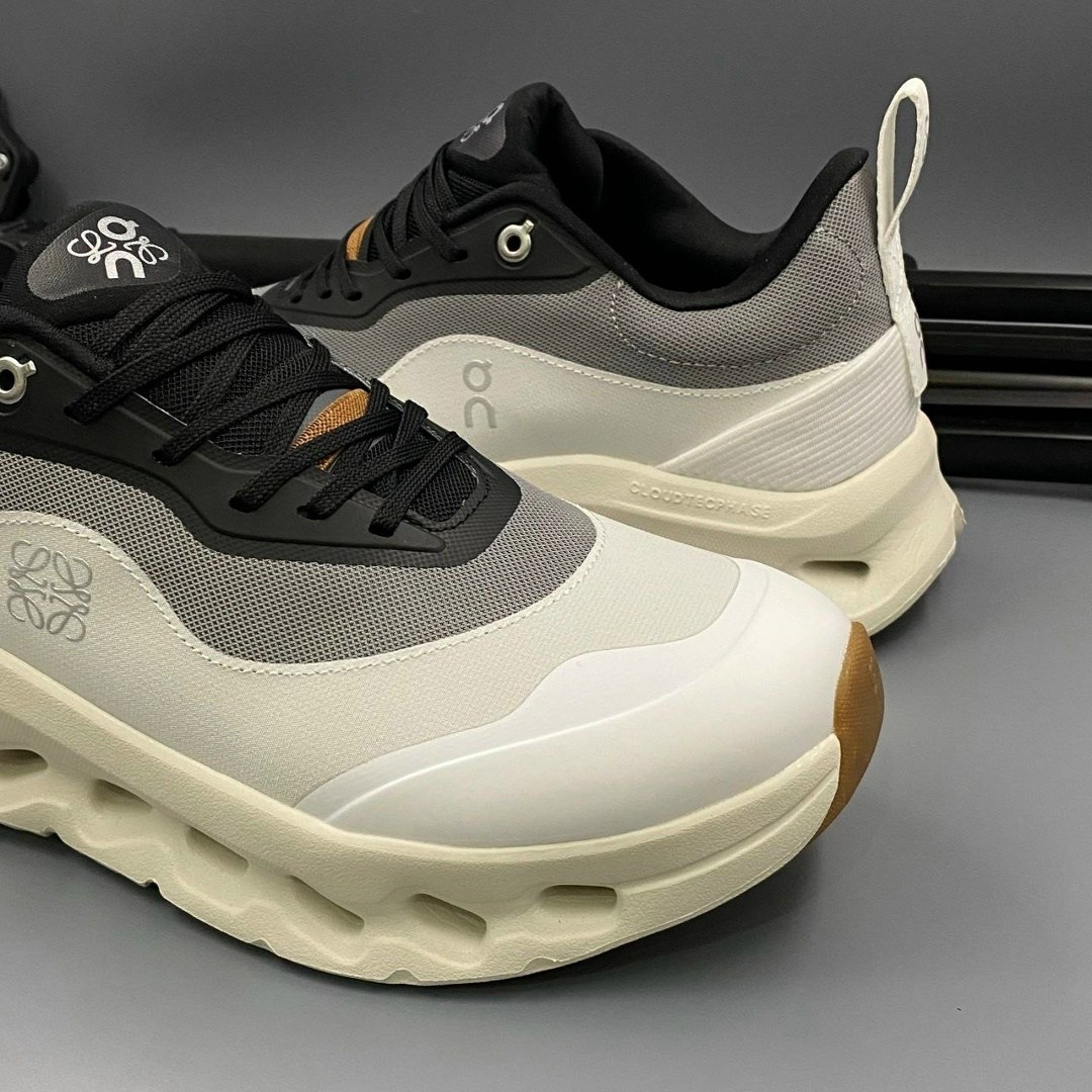 кроссовки on x loewe cloudtilt 2 men shoes,loewe кроссовки,кроссовки on cloudtilt 2 loewe белый графит,кроссовки on loewe x cloudtilt 2 tan white gum,on cloud x loewe 9723 повседневная  кроссовки