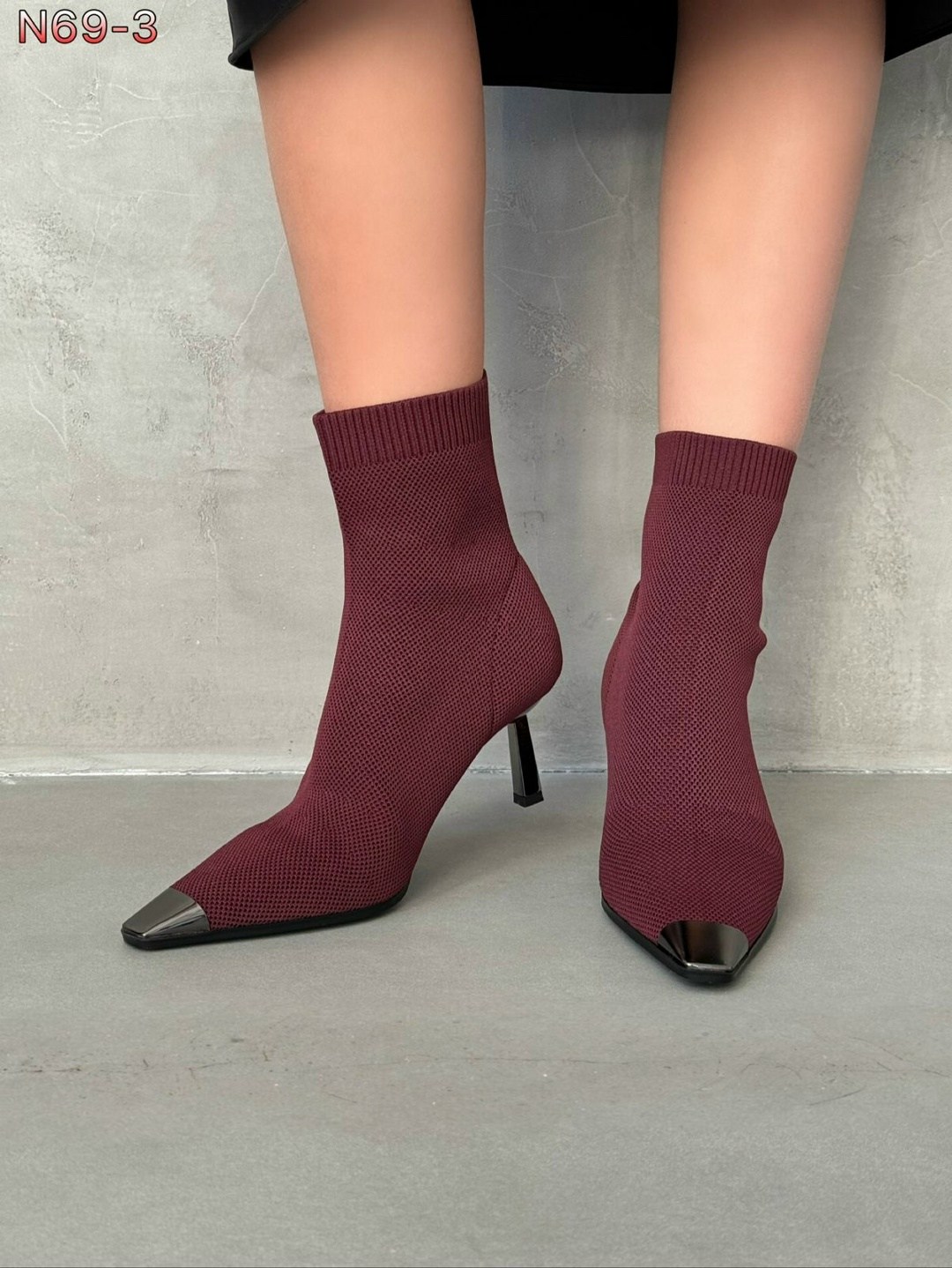 ботильоны чулки резервед,ботильоны чулок,атласная юбка миди,бордовая юбка,ботильоны чулки малиновые