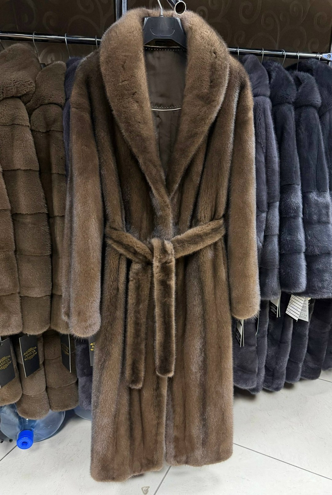 норковая шуба nafa натурального коричневого цвета,норковая шуба,шуба норка,шуба норковая nafa кимоно,шуба