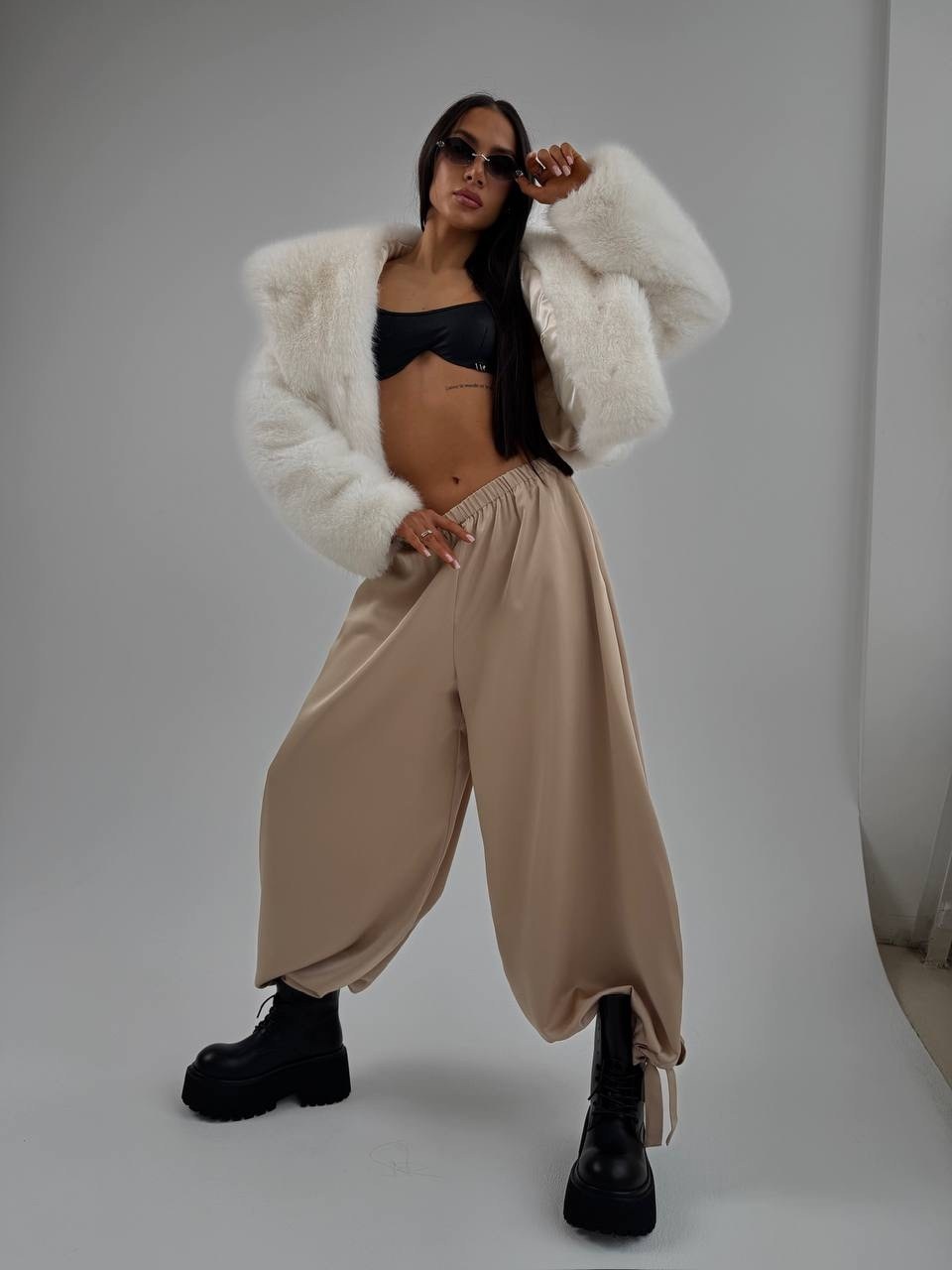 модные брюки,мода стиль,white shaggy faux fur cropped coat prettylittlething uae,модная одежда