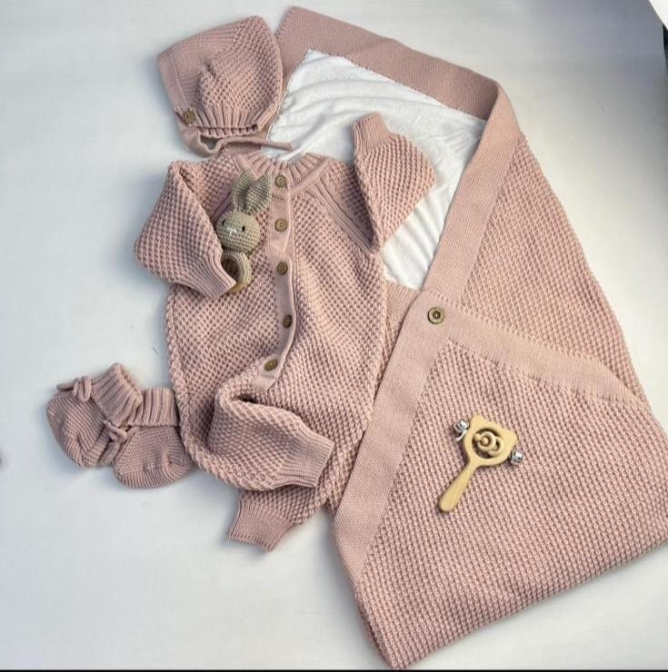 комплект вязаный,вязаный комплект на выписку,комплект на выписку,кардиган для малыша,комплект на выписку новорожденного
