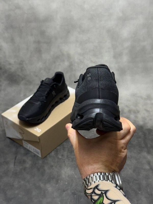 кроссовки,мужские кроссовки,,черные кроссовки,спортивная