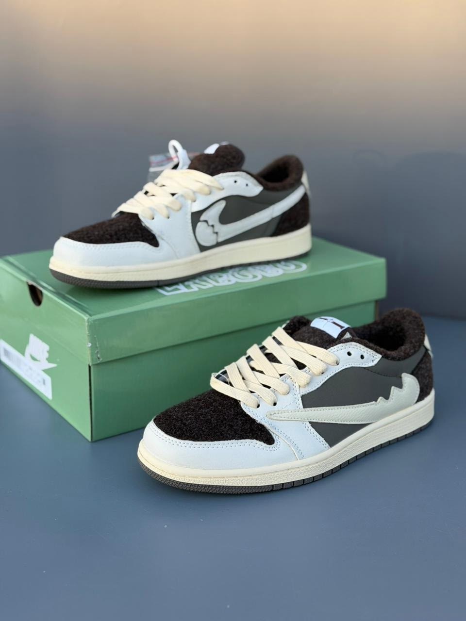 кроссовки nike air jordan 1 low x travis scott,nike air jordan 1 low travis scott,кроссовки travis scott x air jordan 1 low,nike air jordan 1 x travis scott,кроссовки air jordan 1 low og из коллаборац