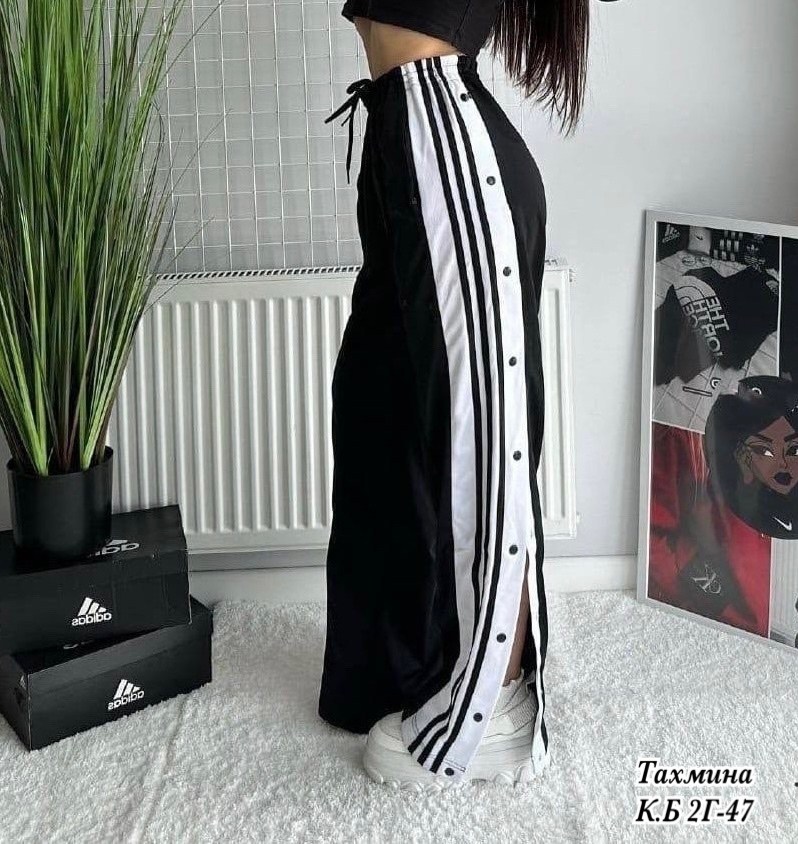 широкие штаны адидас женские с лампасами,cпортивные штаны женские,штаны черные,штаны модные,брюки спортивные