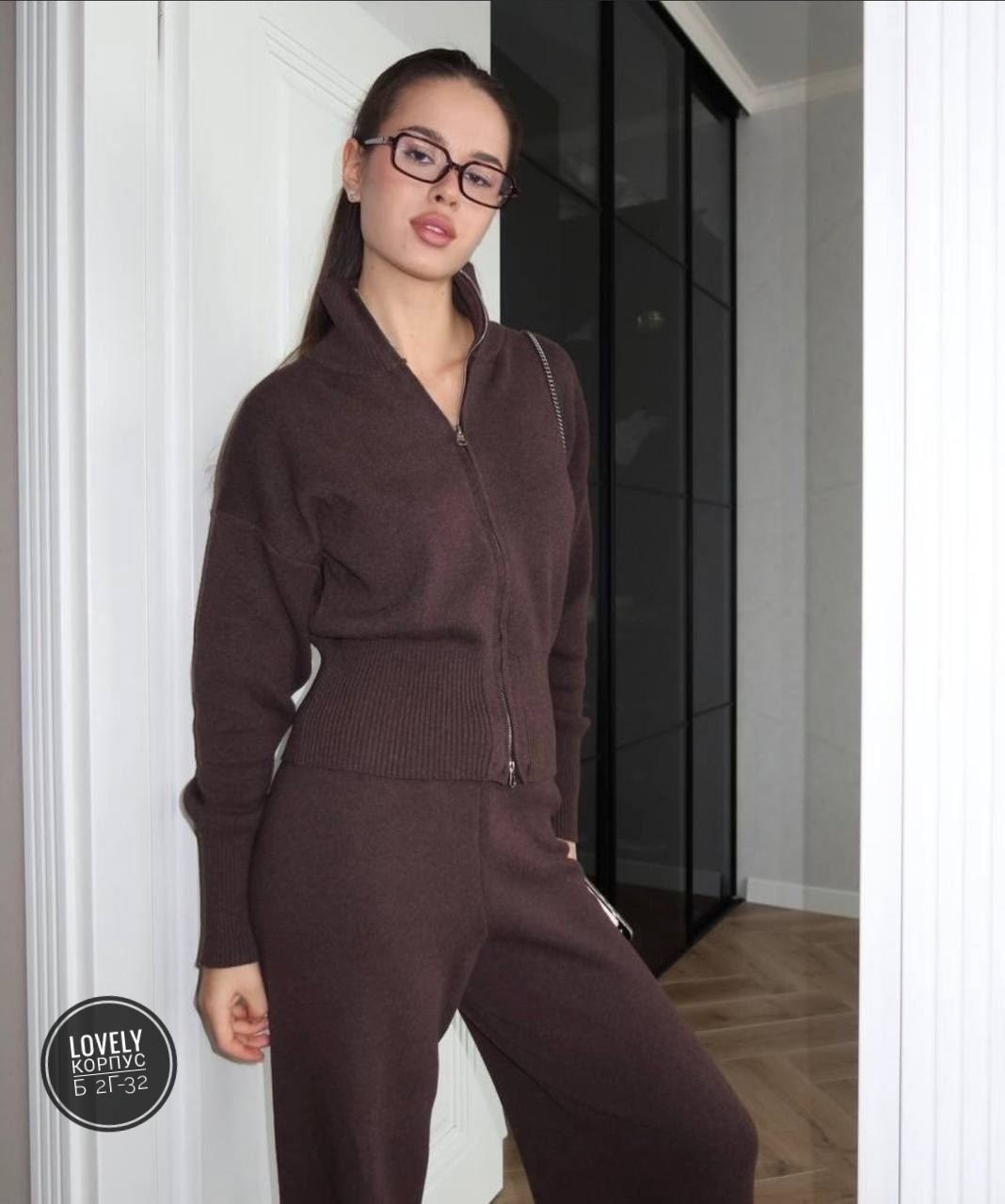 трикотажный костюм с брюками,трикотажные костюмы,костюм с брюками,костюм брючный трикотажный,женский костюм