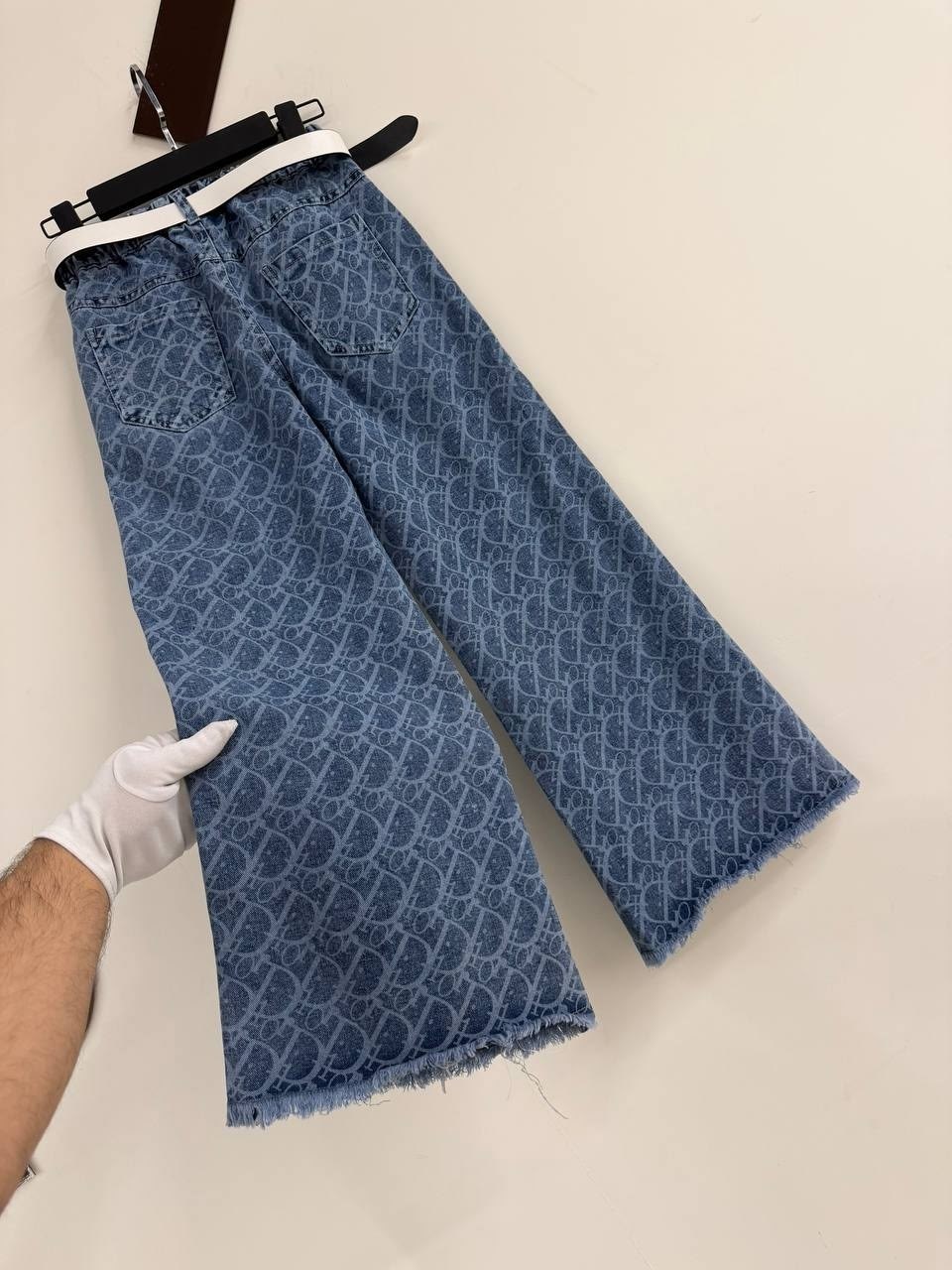 брюки джинсы,широкие джинсы,женские джинсы,модные брюки,брюки женские